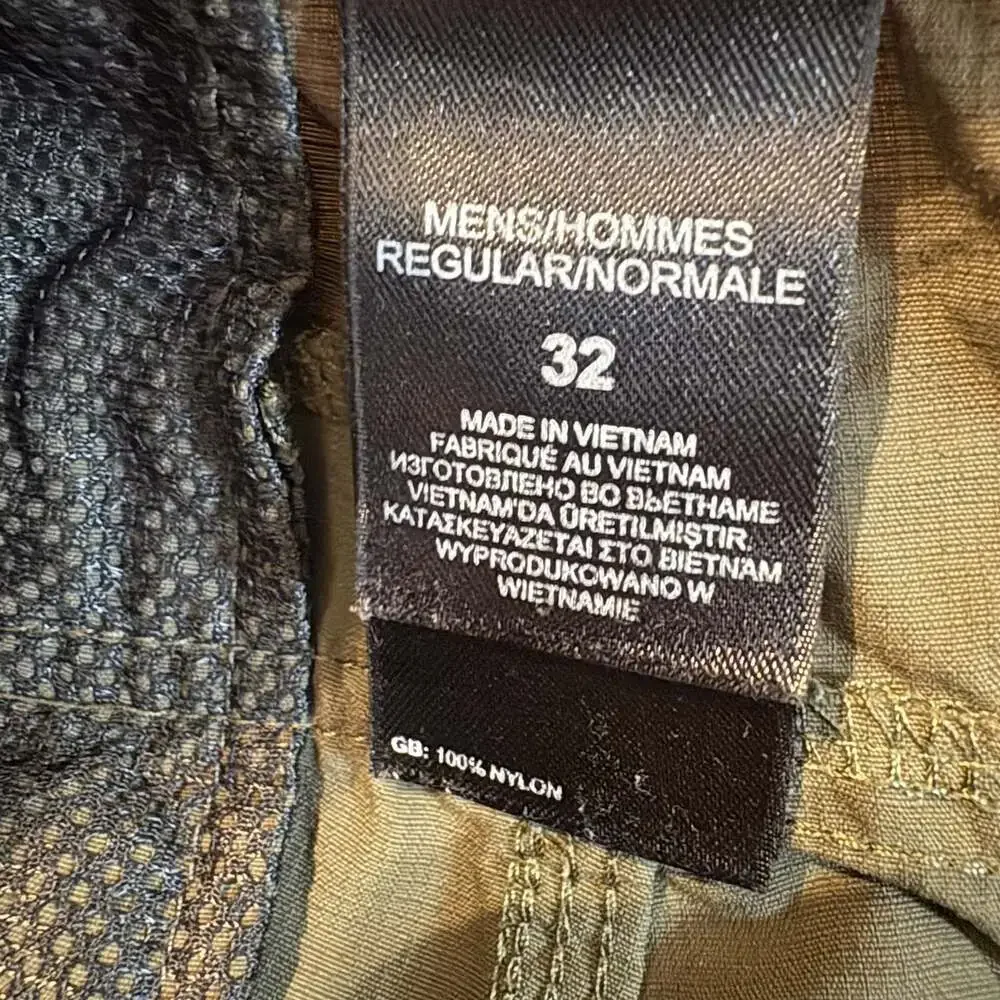 The North Face Cargo Shorts Mens 32 Green Nylon Hiking Outdoor